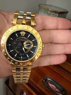 Gorgeous Versace men’s watch in new condition