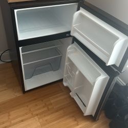 Galanz Mini Fridge