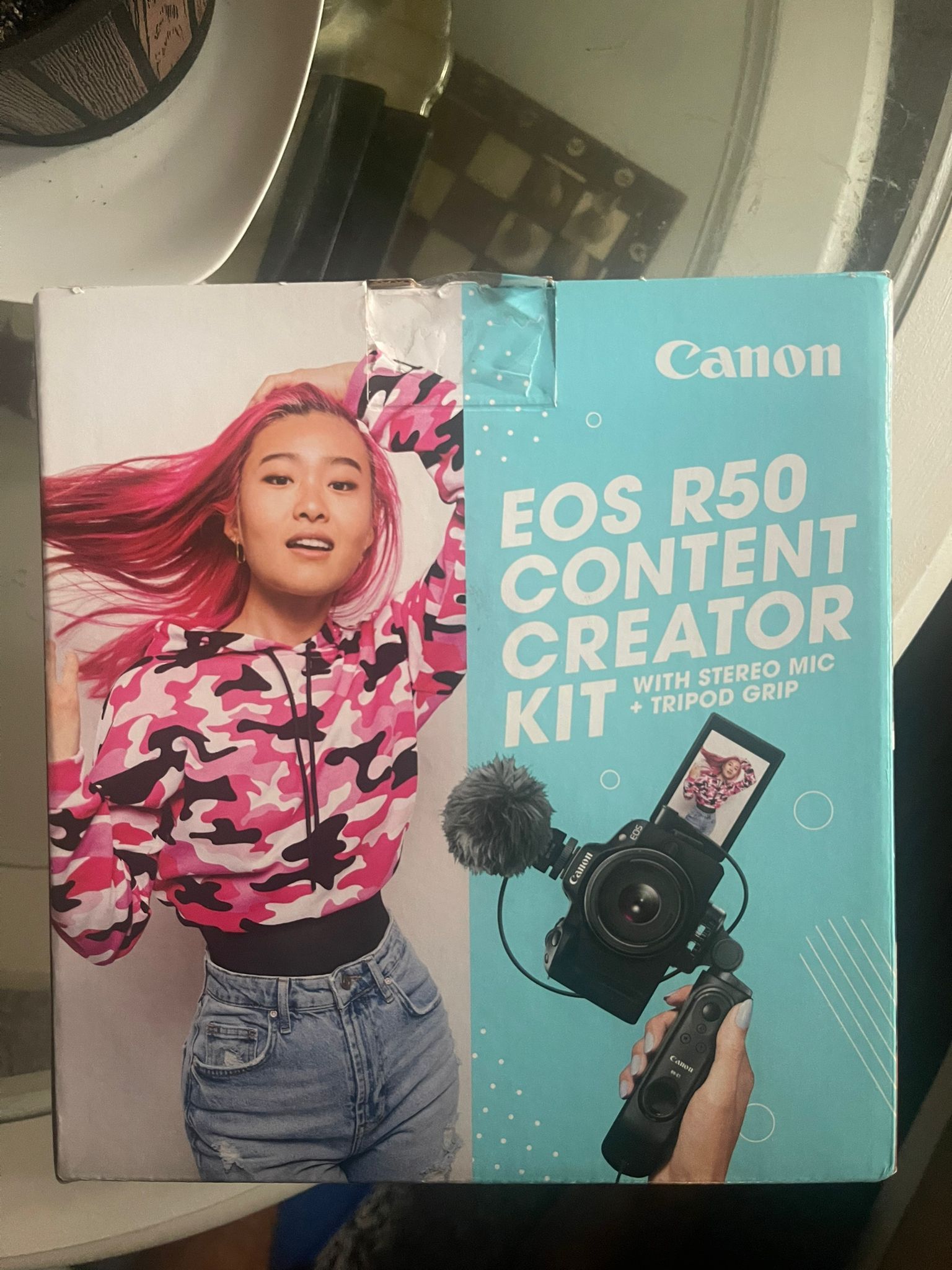 Canon- EOS R50 Content Creator Kit