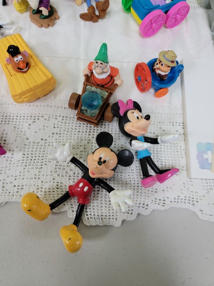 Disney Mickey Figurine NBA Lakers for Sale in San Diego, CA - OfferUp