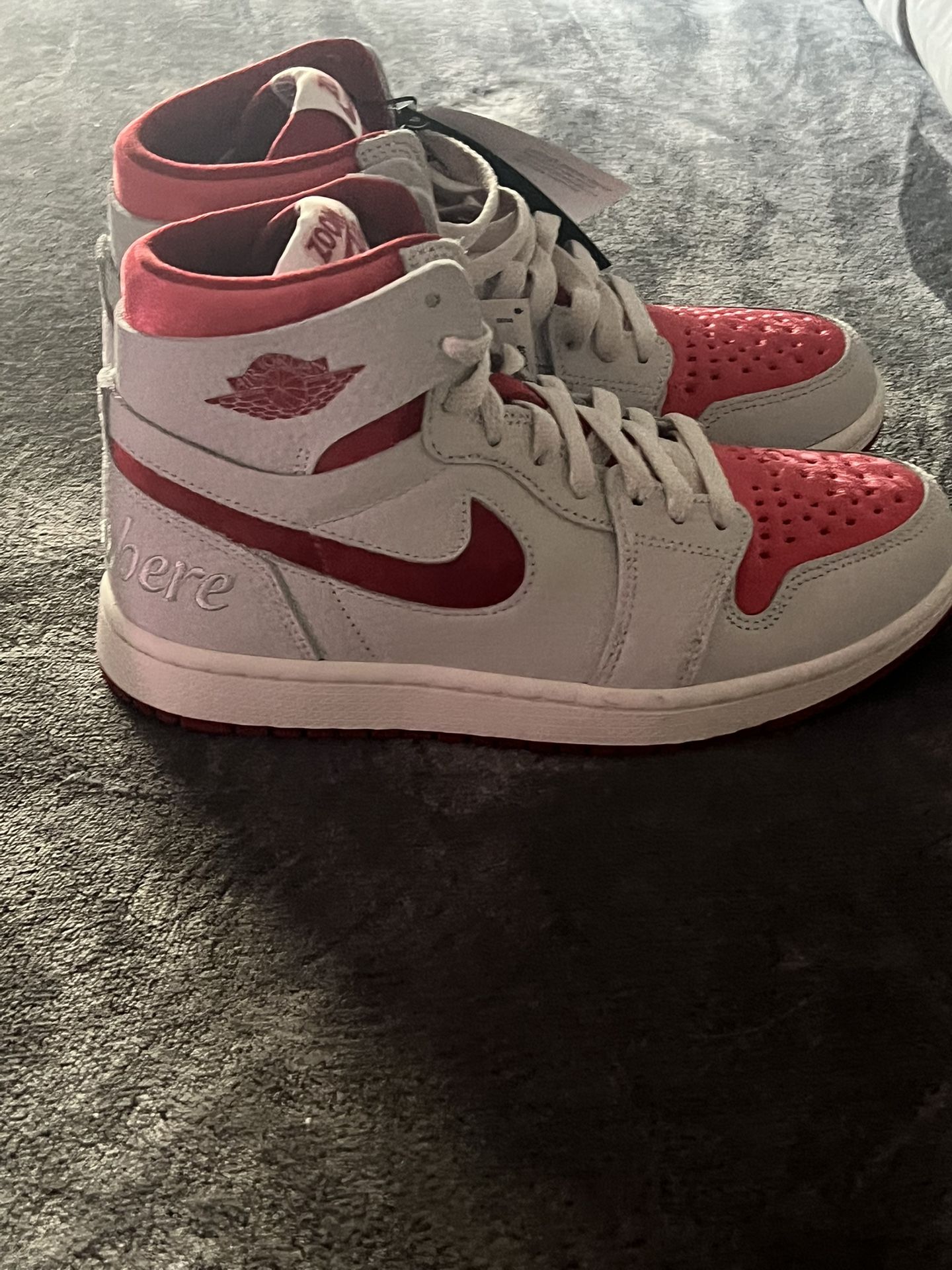 Jordan 1 Zoom Air cmft 2 Women’s size 7 Valentines