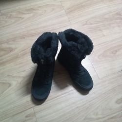 Columbia Boots. Size 9 Waterproof 