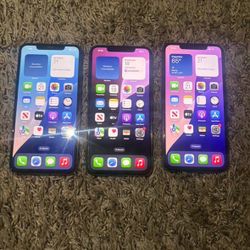 iPhone 11 Pro Maxes Unlocked Read Description 