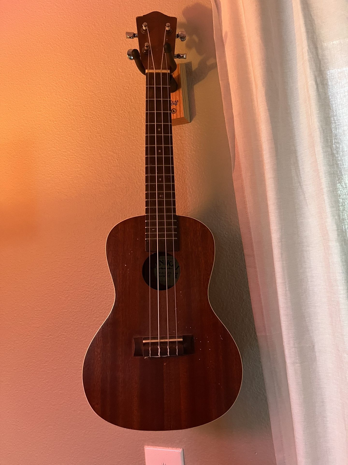 lanikai concert ukulele
