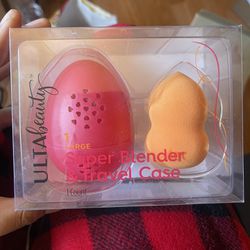 Beauty Blender And Travel Case