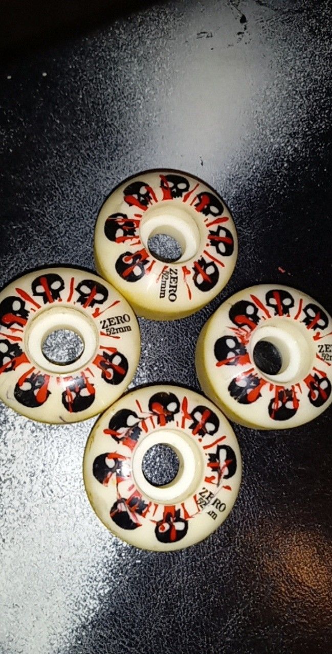 ZERO WHEELS 52MM USED BUT IN GREAT CONDITION