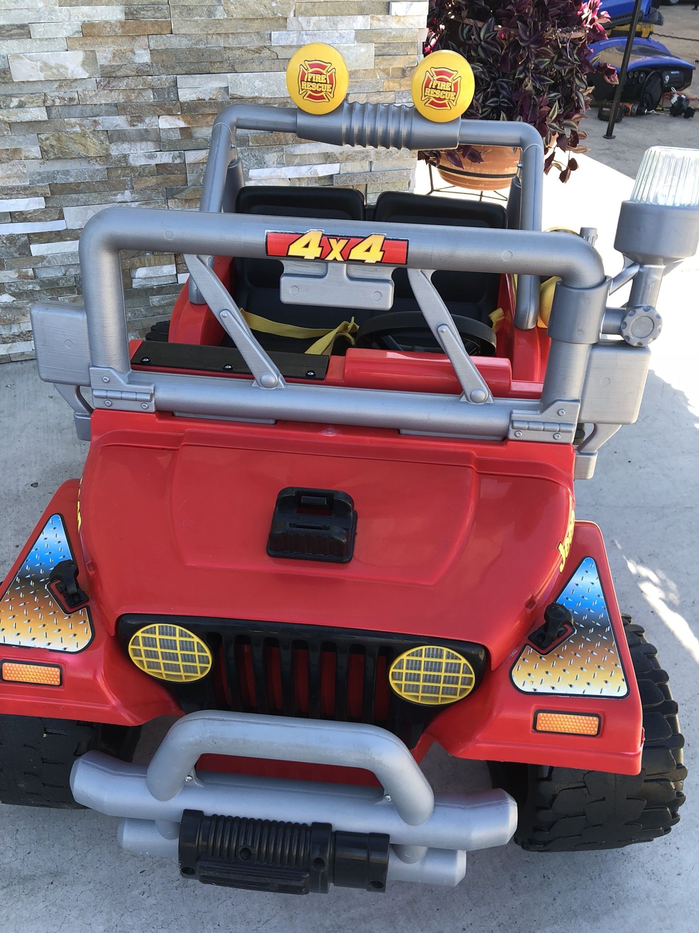 Fire Rescue Jeep Wrangler 12volt electric kids ride on cars power wheels