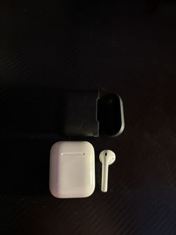 Apple Airpods 2nd Generation (Right Airpod Only) includes case + charger
