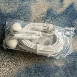 Ears Phones Samsung brand New Asking $10