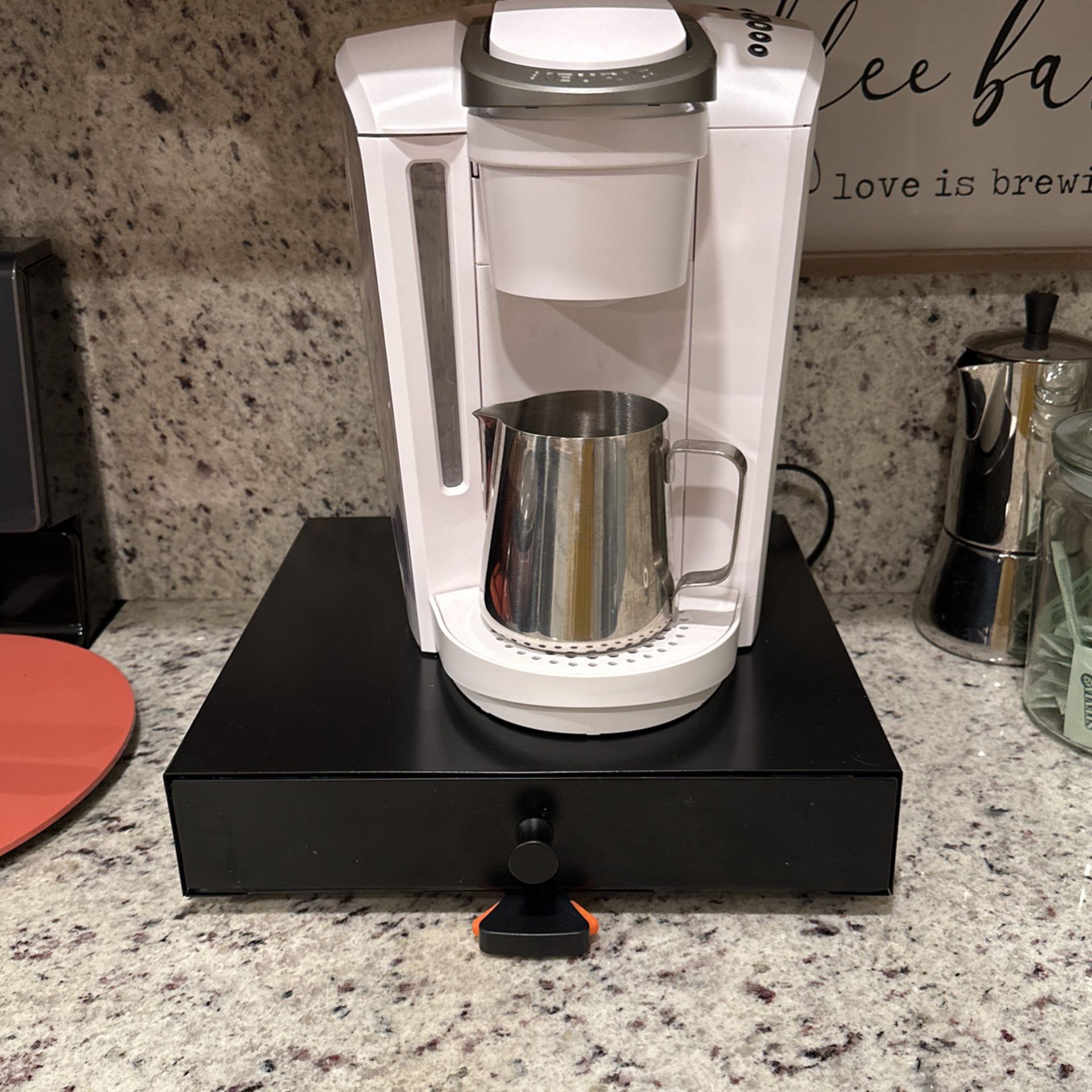 Keurig Coffee machine With K Cup drawer 