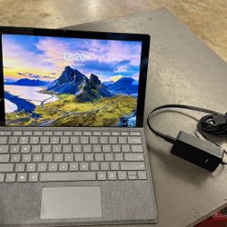 Microsoft Surface Pro 7 8gb RAM 256gb SSD windows 11 no trades pick up in Tacoma 