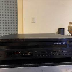 YAMAHA 5-DISC CD PLAYER W/PLAYXCHANGE