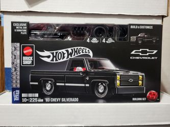 Hot Wheels Brick Shop Silverado