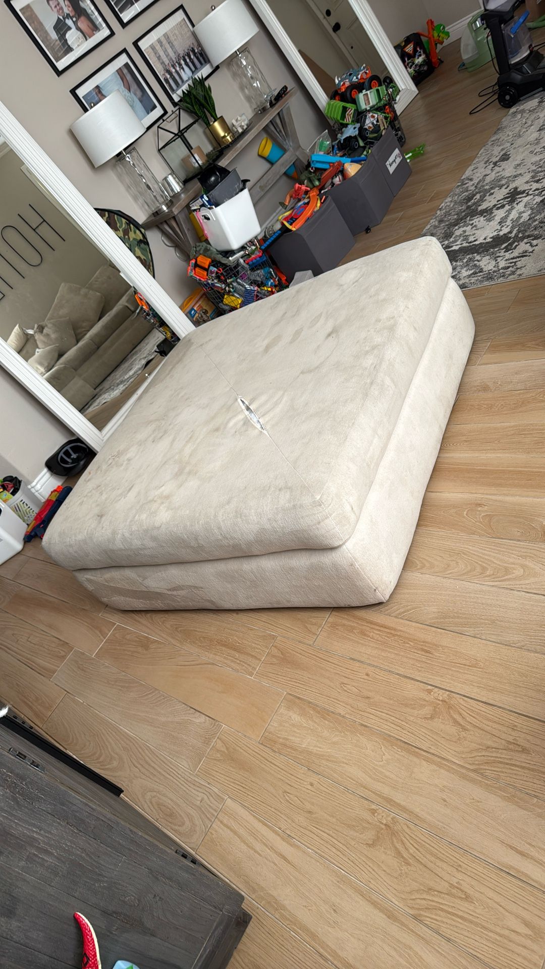 **FREE OVERSIZED OTTOMAN***