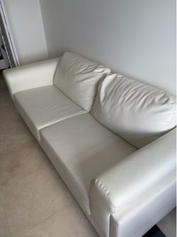 White Leather Loveseat Sofa – Modern & Clean – Great Condition