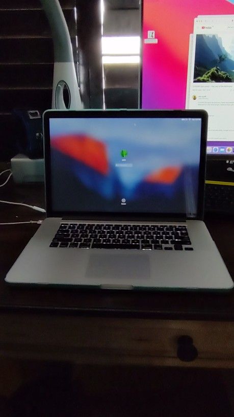 2013 Macbook Pro 15.4" Great Conditions