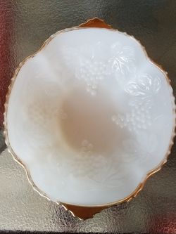 Milk glass serving Bowl