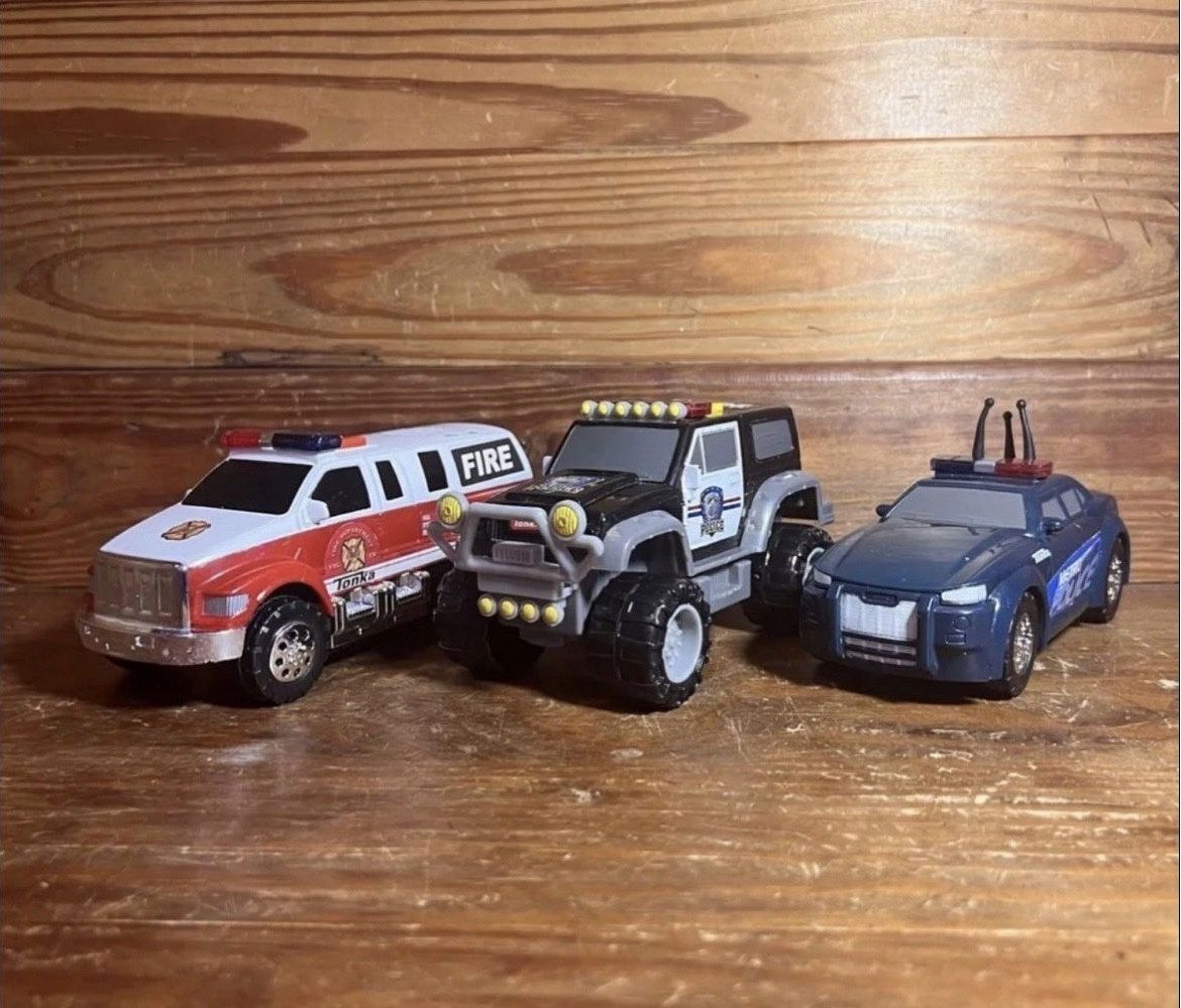 2008 Hasbro Tonka Fire Rescue White Red 911 SUV Electronic Lights and Sounds