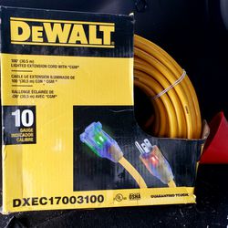 100 Foot 10/3 DEWALT Click-To-Lock Lighted Extension Cord

