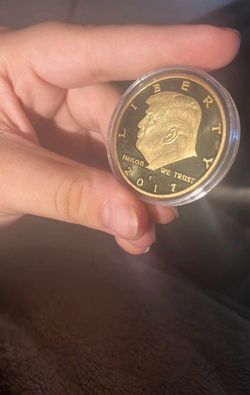 Rare donald trump gold coin 2017