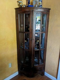 Corner Cabinet - excellent condition