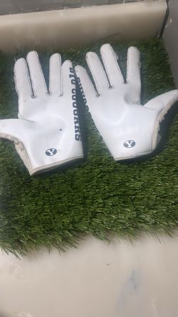 BYU glove