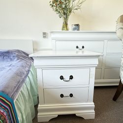 White 2-Drawer Nightstand