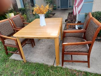 Nice Dinette Set