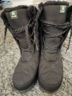 Black snow boots