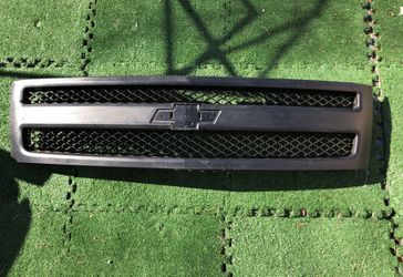 Chevy Silverado 1500 front grille