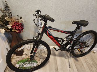 Hyper Bike Shocker 26 18 Speed Mont Sports New Ready To Ride good condition