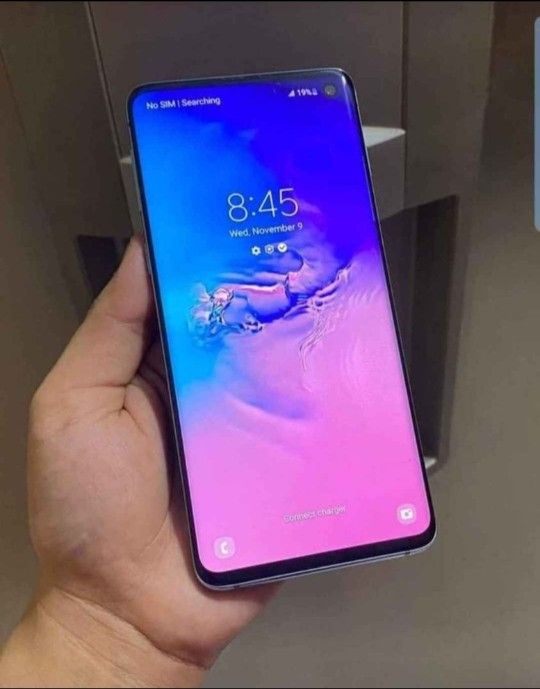 Samsung Galaxy S10, Factory Unlocked, Excellent Condition. Like New