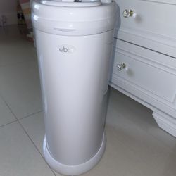 Ubbi Trash Can Baby 