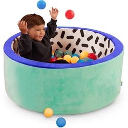 Children ball pit