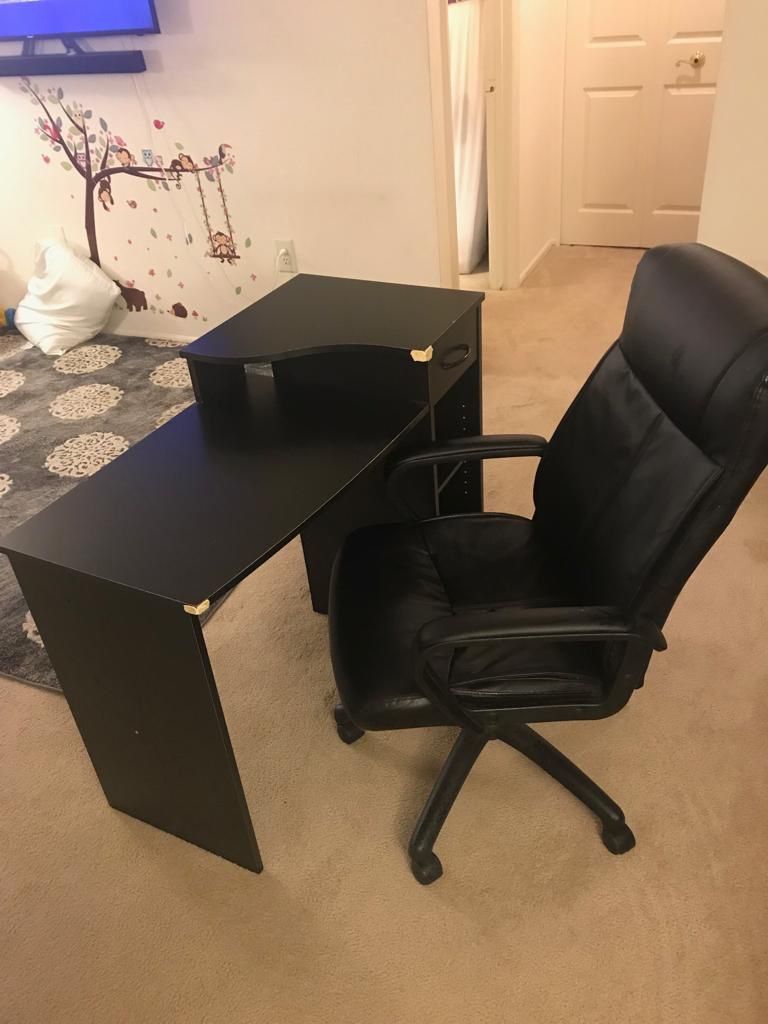 Moving sale for Office chair and Table for sale