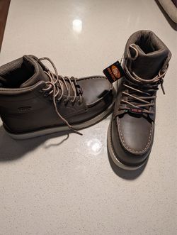 Steel toe boots