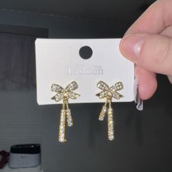 Gold Bow Earrings 
