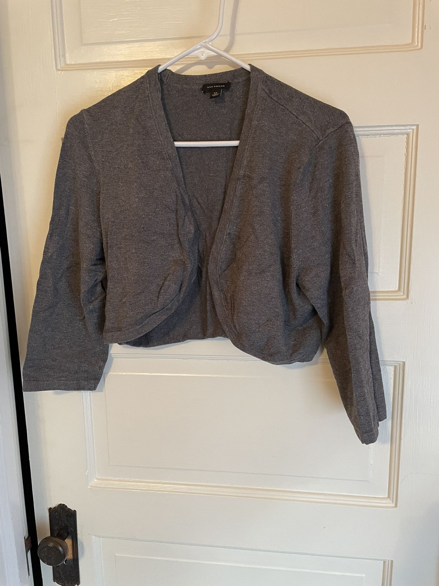 ann taylor grey cropped cardigan / shrug sweater EUC xl