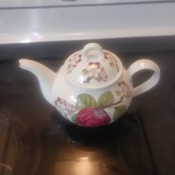 Portmeirion Pomona The Hoary Morning Apple Teapot