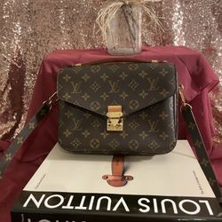 Louis Vuitton Monogram Pochette Métis