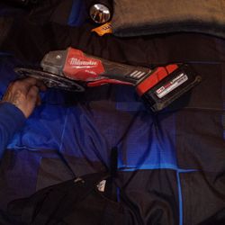 Milwaukee Fuel Brushless Grinder 115 Mm / 125 Mm  , 4 And A Half /5'Comes With Diamond Blade And A XC6.0 BATTERY