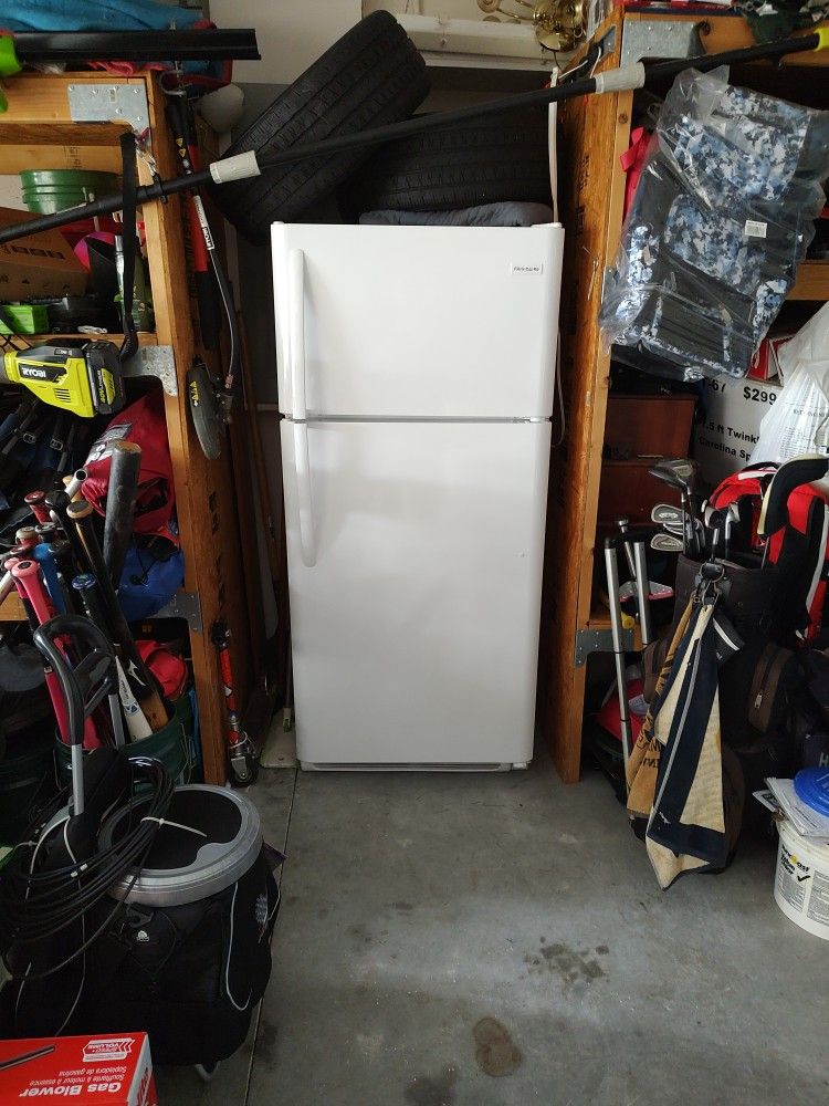 Refrigerator-Frigidaire-White