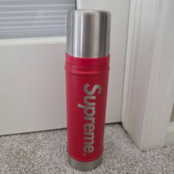 Supreme Stanley 20oz Vacuum Insulated Bottle Thermos/Red FW19. Price firm.