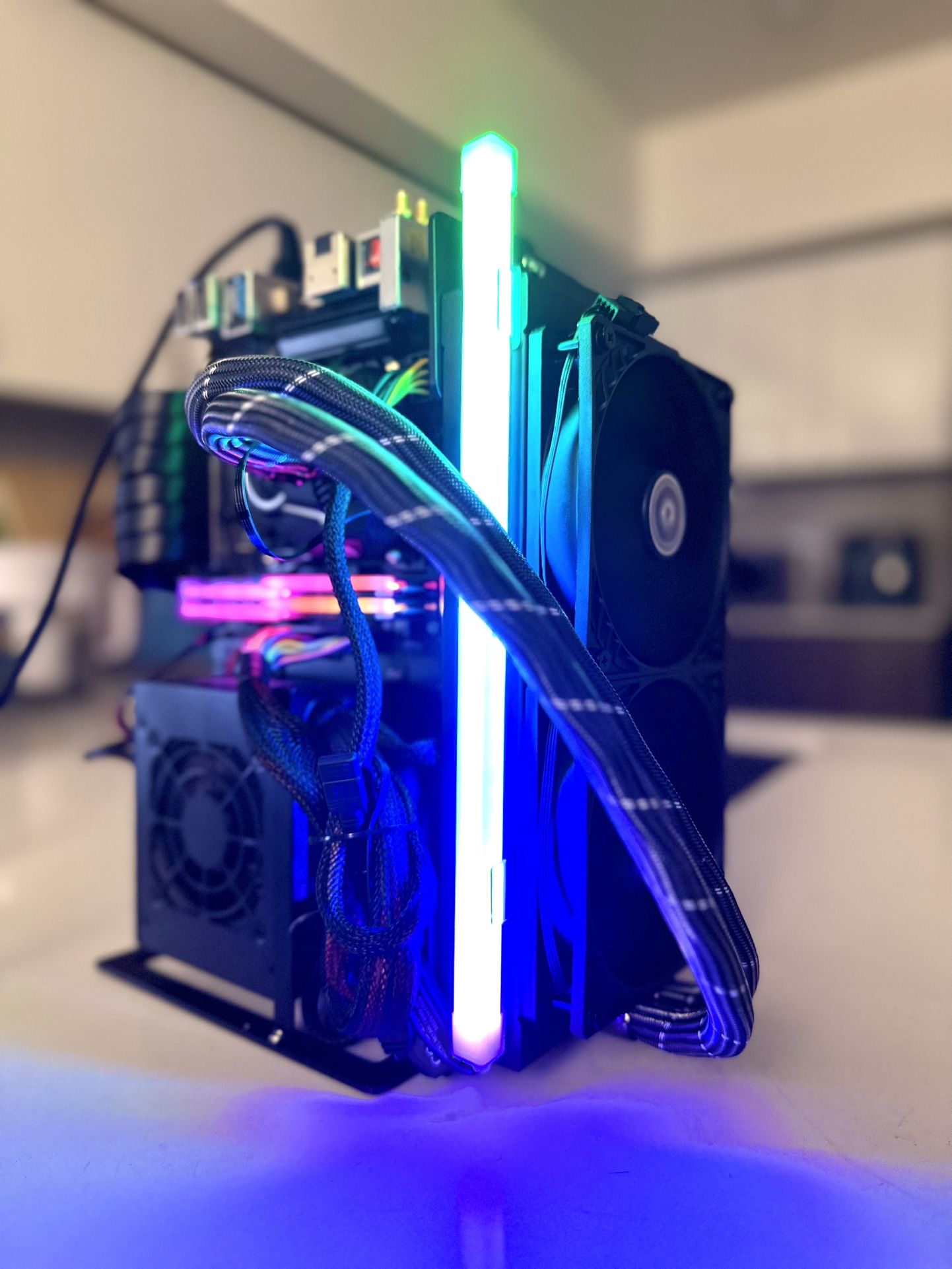 Liquid cooling small gaming pc desktop computer i7 8700k 32gb ram gtx 1080 1tb ssd