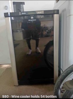 Frigidaire wine cooler Holds 54 Wine bottles