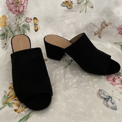Like New * Christian Siriano Elegant Blacks Mules Sz 7 