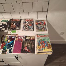 Lots N Lots Of Comics