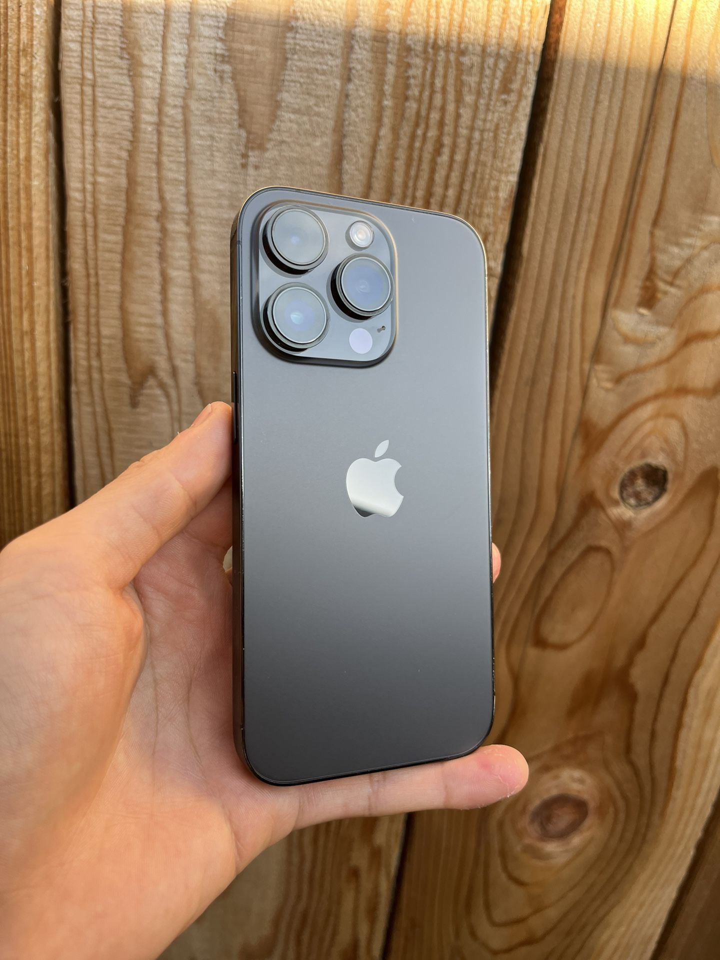 iPhone 14 PRO (Fully Unlocked) Mint Condition 