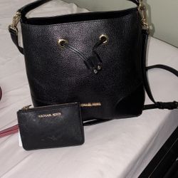 Bucket Crossbody With Card Wallet 