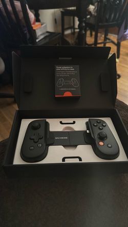 Backbone mobile gaming controller
